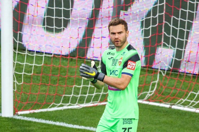 Источник фото: https://news.ru/football/kommentator-prizval-vernut-v-sbornuyu-rossii-akinfeeva