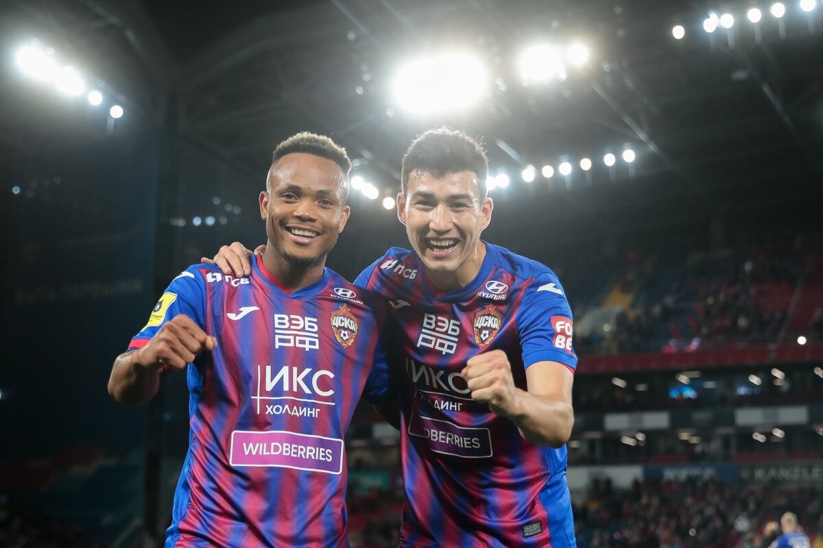 Чидера Эджуке и Бахтиер Зайнутдинов (Сайт ПФК ЦСКА)