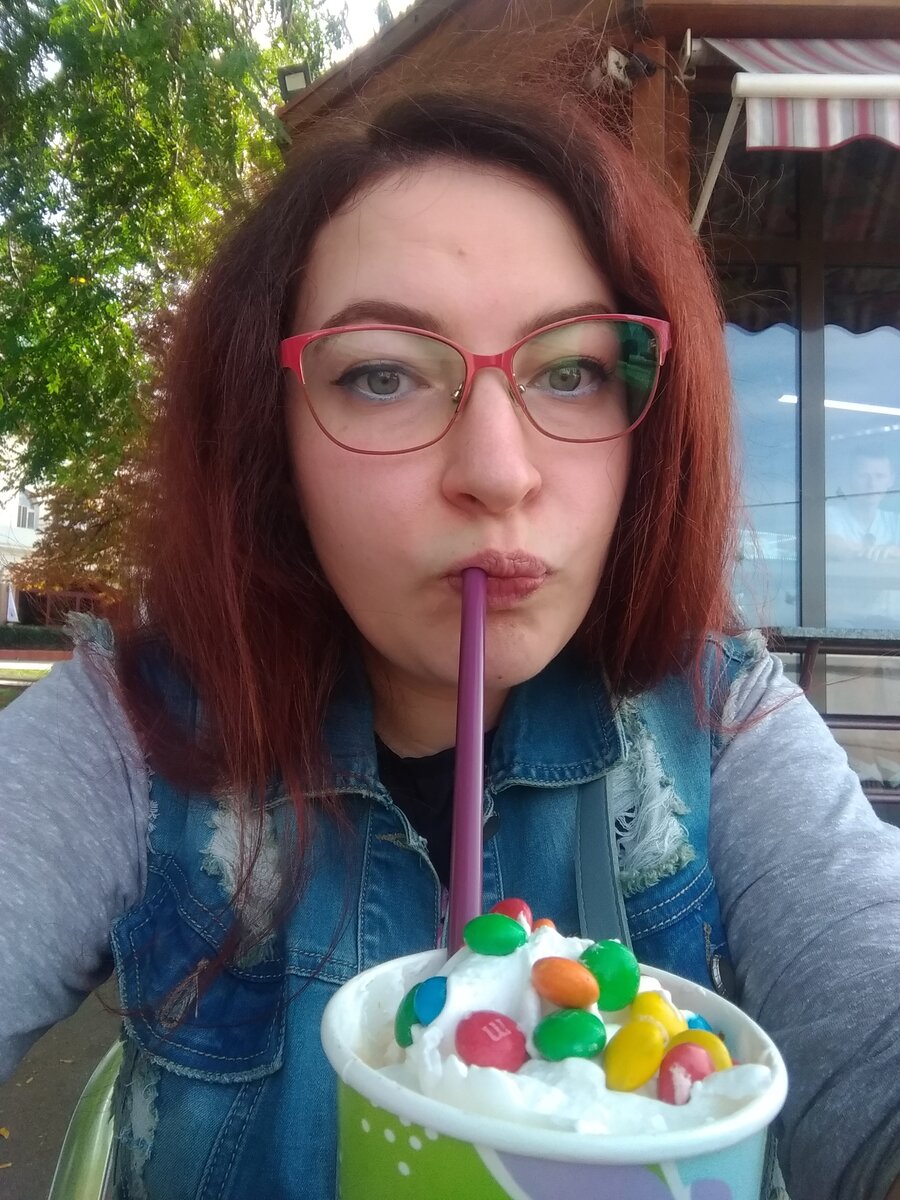 Никто за мной не следит, потому и ем всякие вредные вкусняшки!