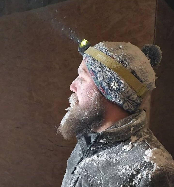 меня засыпало эковатой. Как снег))) 