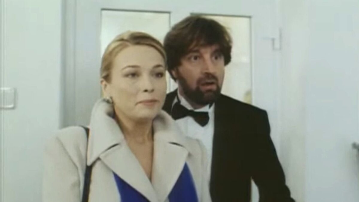 Скриншот кадра из фильма "Перекресток" (1998). Режиссер Дмитрий Астрахан, сценарист Олег Данилов