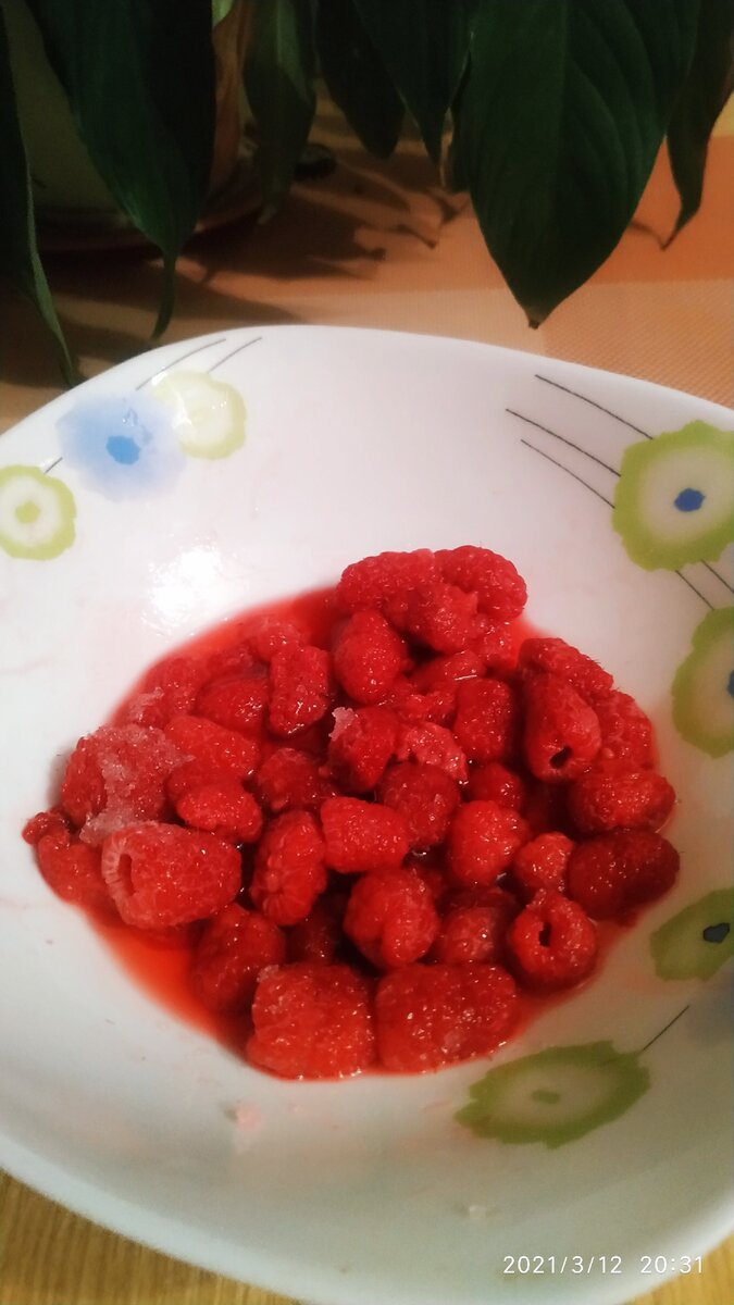 Фото авторское. Почти свежая малинка.