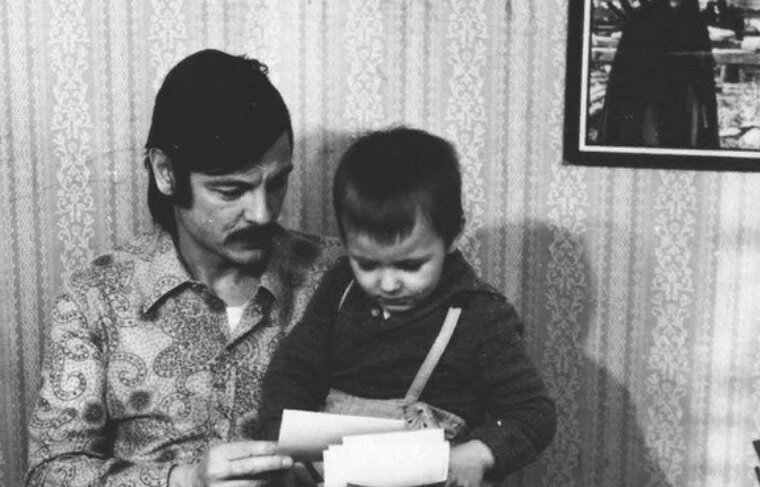 На четыре года остался без родителей. Как сложилась жизнь Андрея ...