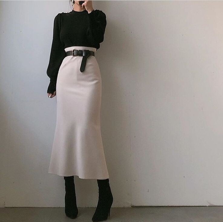 Актуальный офисный образ с юбкой на весну