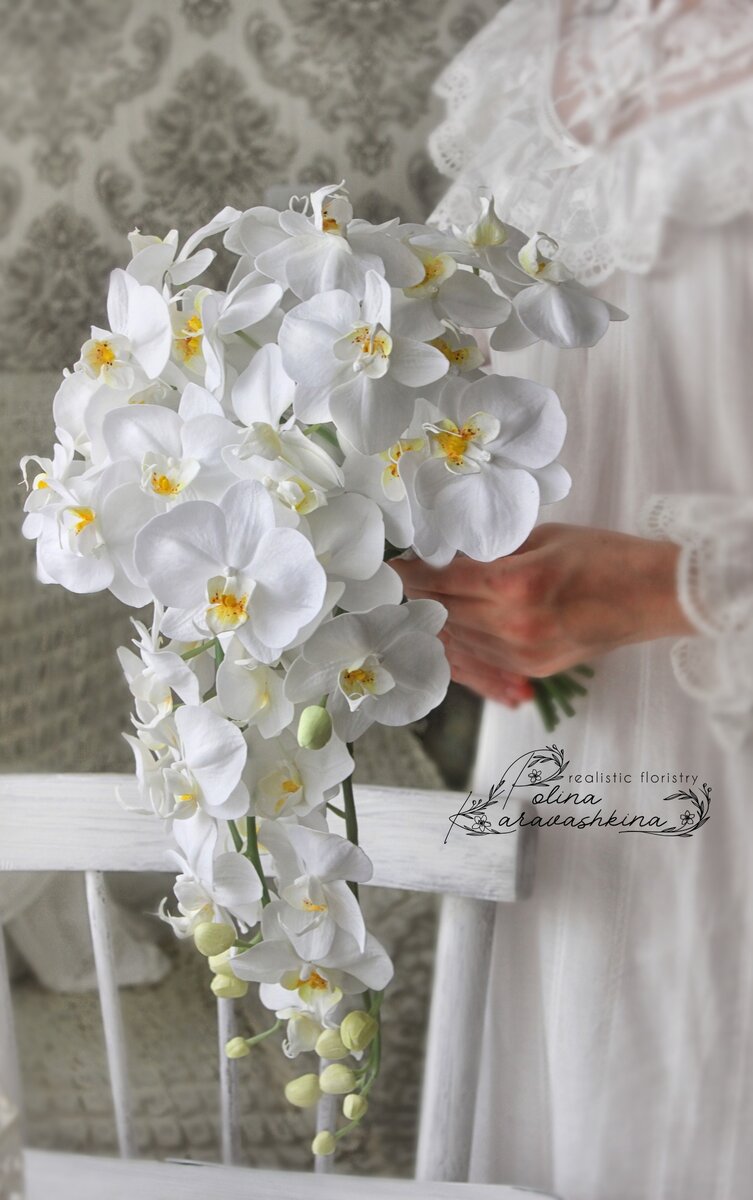 Каскадный букет из орхидей, ручная работа.