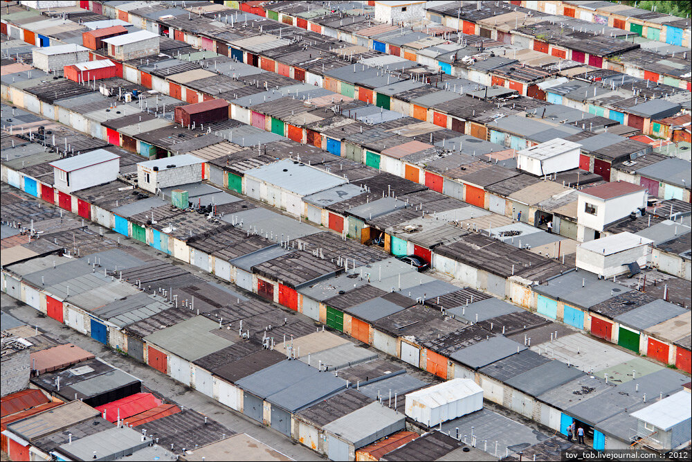 Гаражный рынок готовы взять под контроль: закон подписан (авторство указано на фото)