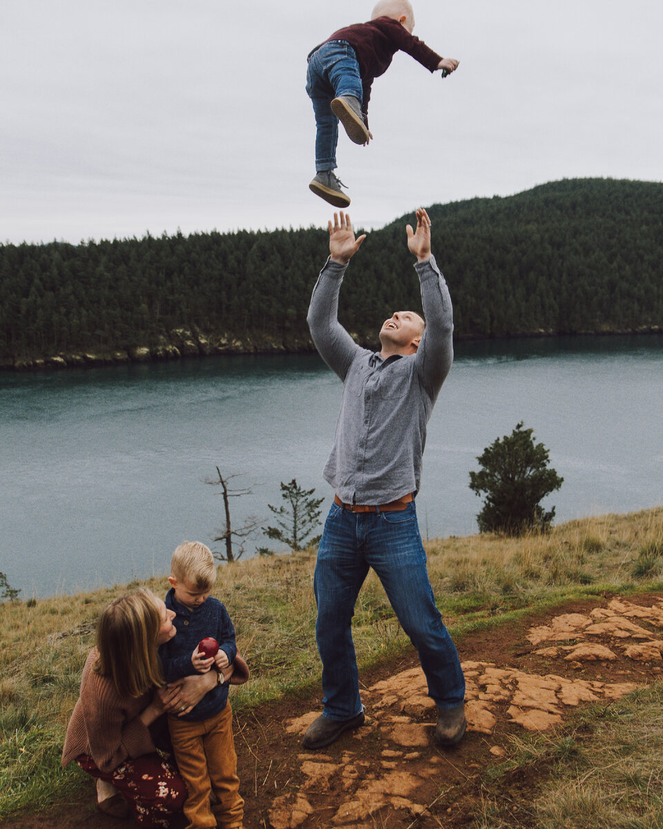Фотография взята на Unsplash. Автор  Nate Johnston.