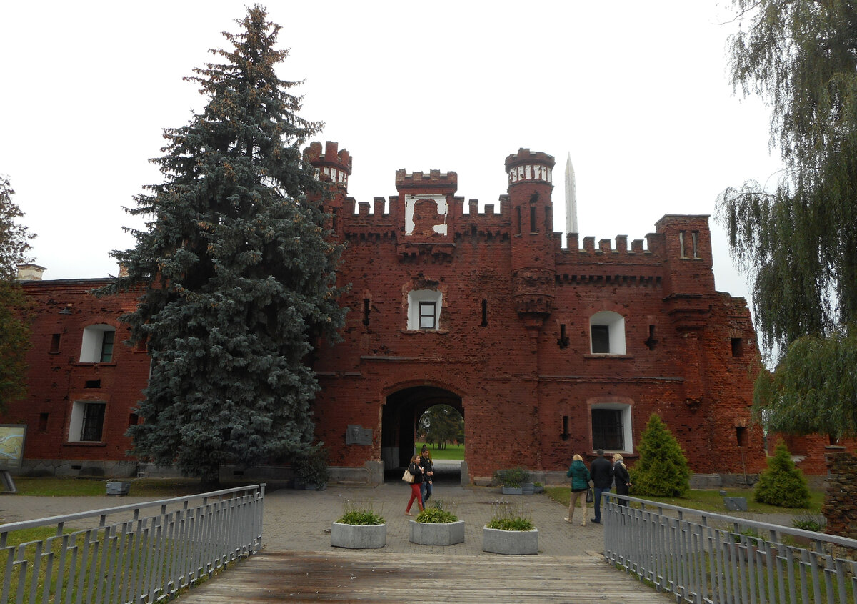 Холмские ворота Брестской крепости, сентябрь 2017 г.