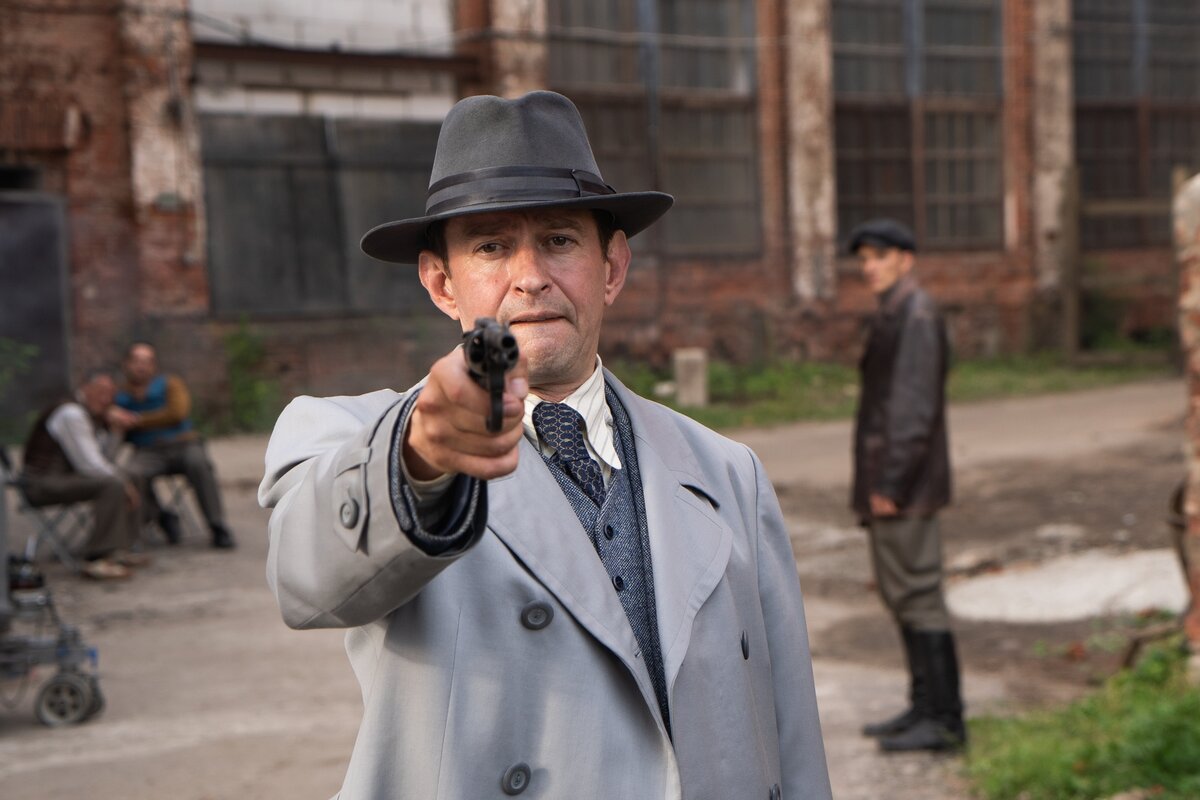 Сатана, он же Шумейко, он же Хабенский, кадр из сериала, Google  картинки