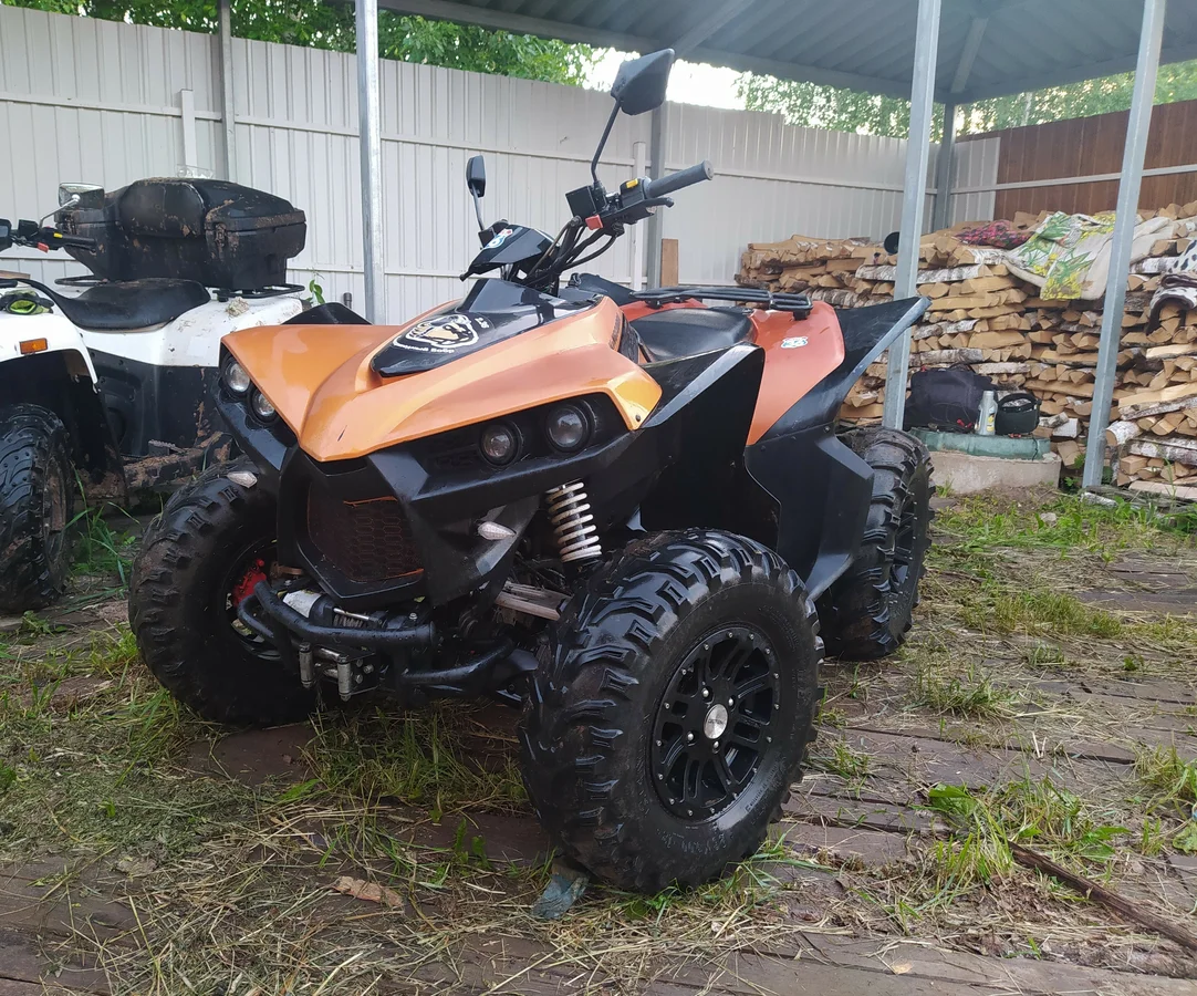 Любой "китаец" теряется на фоне эффектного CECTEK. Источник фото - https://auto.ru/atv/used/sale/cectek/kingcobra/4086530-7bf46fec/