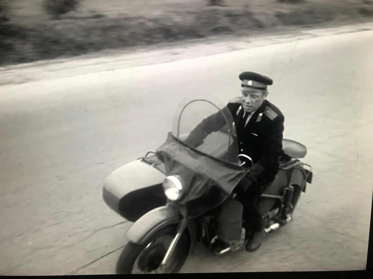 Берегись автомобиля фильм 1966 мотоцикл