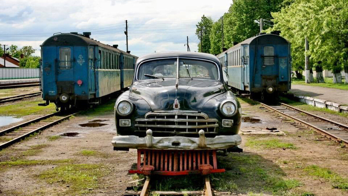 Зим 2. УЖД Гайворон. Гайворон узкоколейная железная дорога. Гайворон дрезина зим. ГАЗ 12 зим на рельсах.