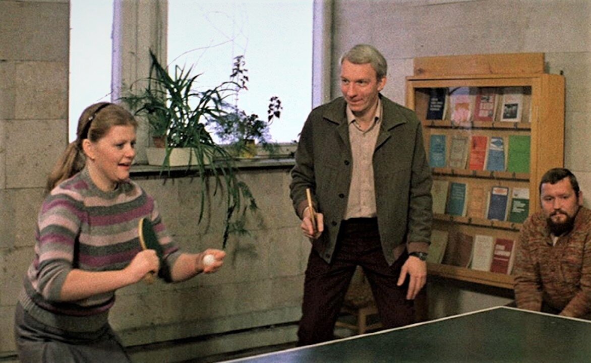 кадр из фильма "Самая обаятельная..."