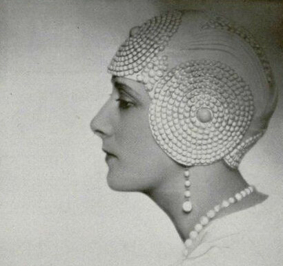 Графиня де Ванген  - воплощение модного образа 1920-х годов