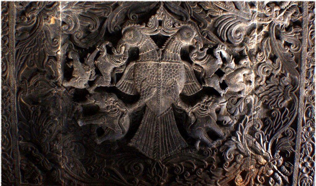 Индийский Гандаберунда. Яндекс.Картинки.