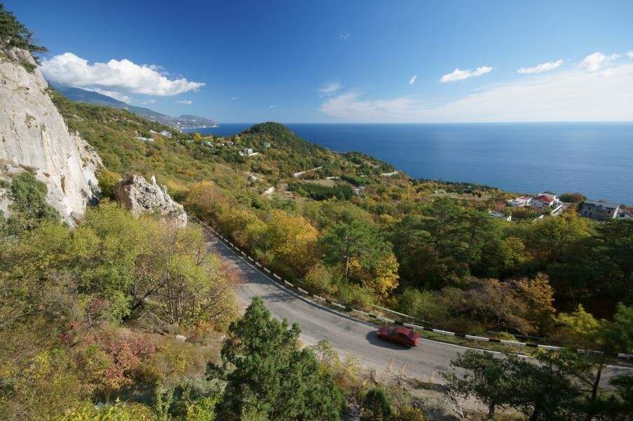 Дорога в алушту. Осенний Крым Ореанда. Южный берег Крыма Ялта. Южный берег Крыма дорога. Южный берег Крыма Новореченский.