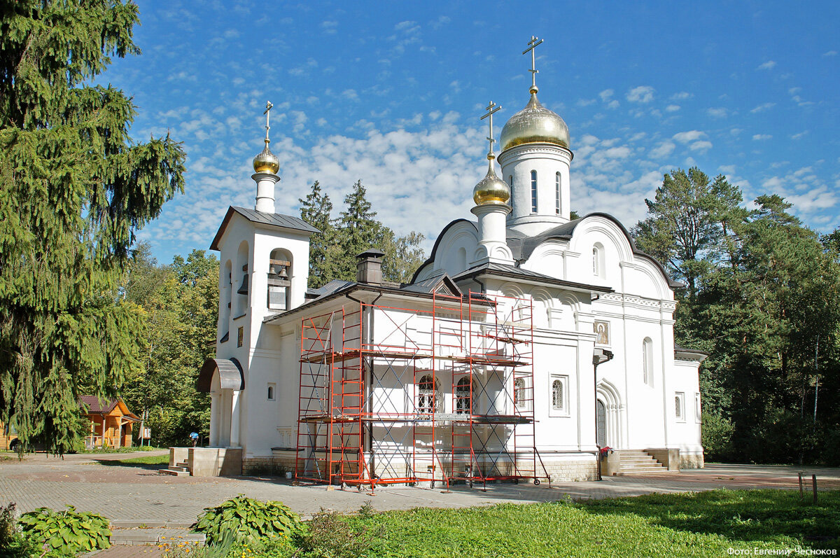 Храм новомучеников и исповедников в коммунарке