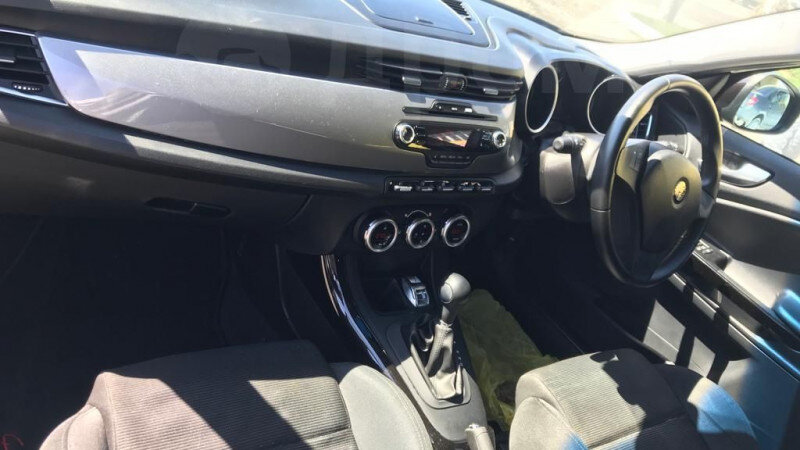     Alfa Romeo Giulietta, 2012 год за миллион рублей Drom.ru