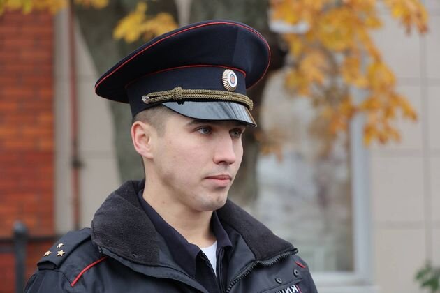   Полицейский Сергей Наумов Телеграм-канал Вячеслава Гладкова