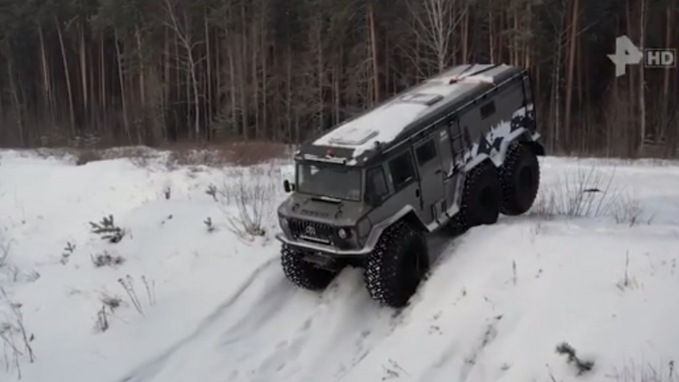     Дом на колесах для суровых условий: в РФ создали уникальный вездеход РЕН ТВ