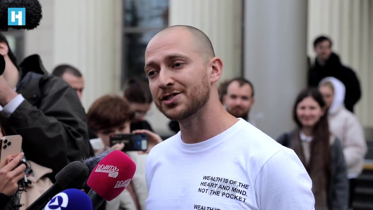 Рэпер Оксимирон поддерживает политзаключённых "Московского дела"