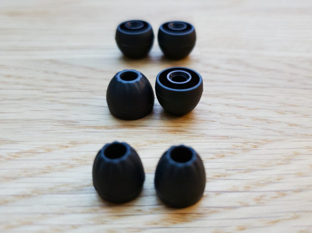 Плюсы и минусы поролоновых амбушюр