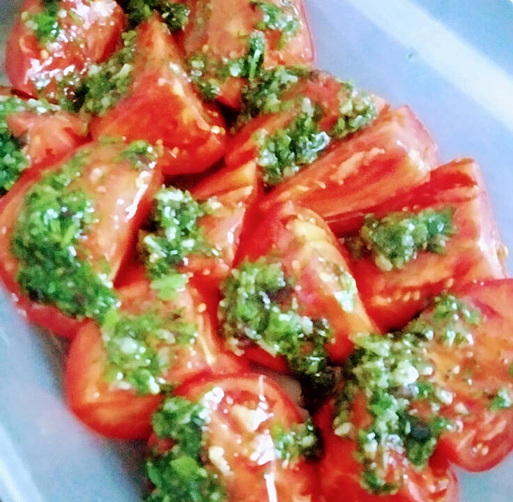 Помидоры малосольные быстрого. Суточные помидоры с чесноком и зеленью быстрого. Помидоры закуска с зеленью и чесноком. Помидоры грузинчики. Помидоры армянчики.