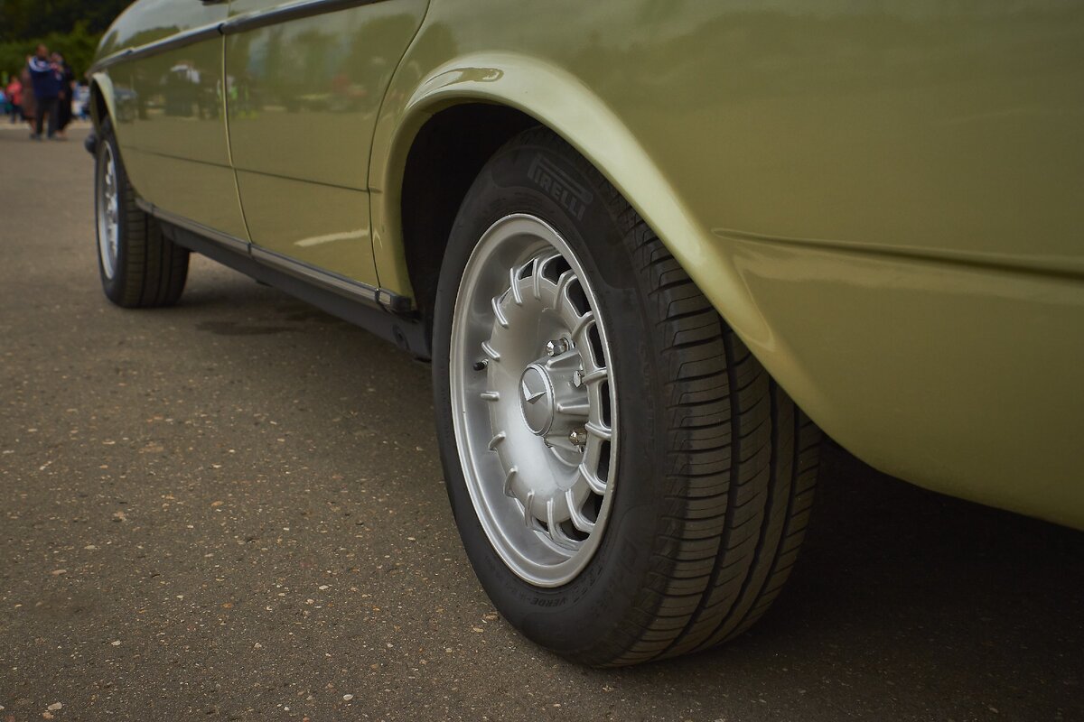 Mercedes-Benz 230E (W123), производство 1975 - 1986