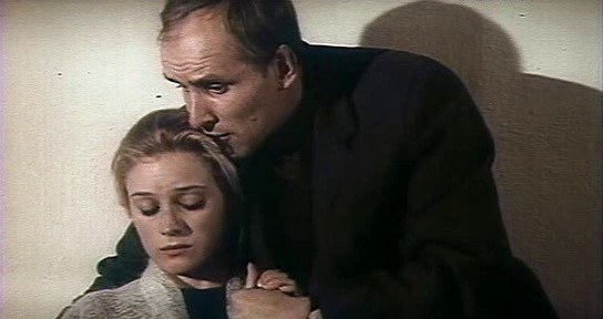 Любовь Виролайнен и Анатолий Солоницын в фильме "Любить человека" 1972 год