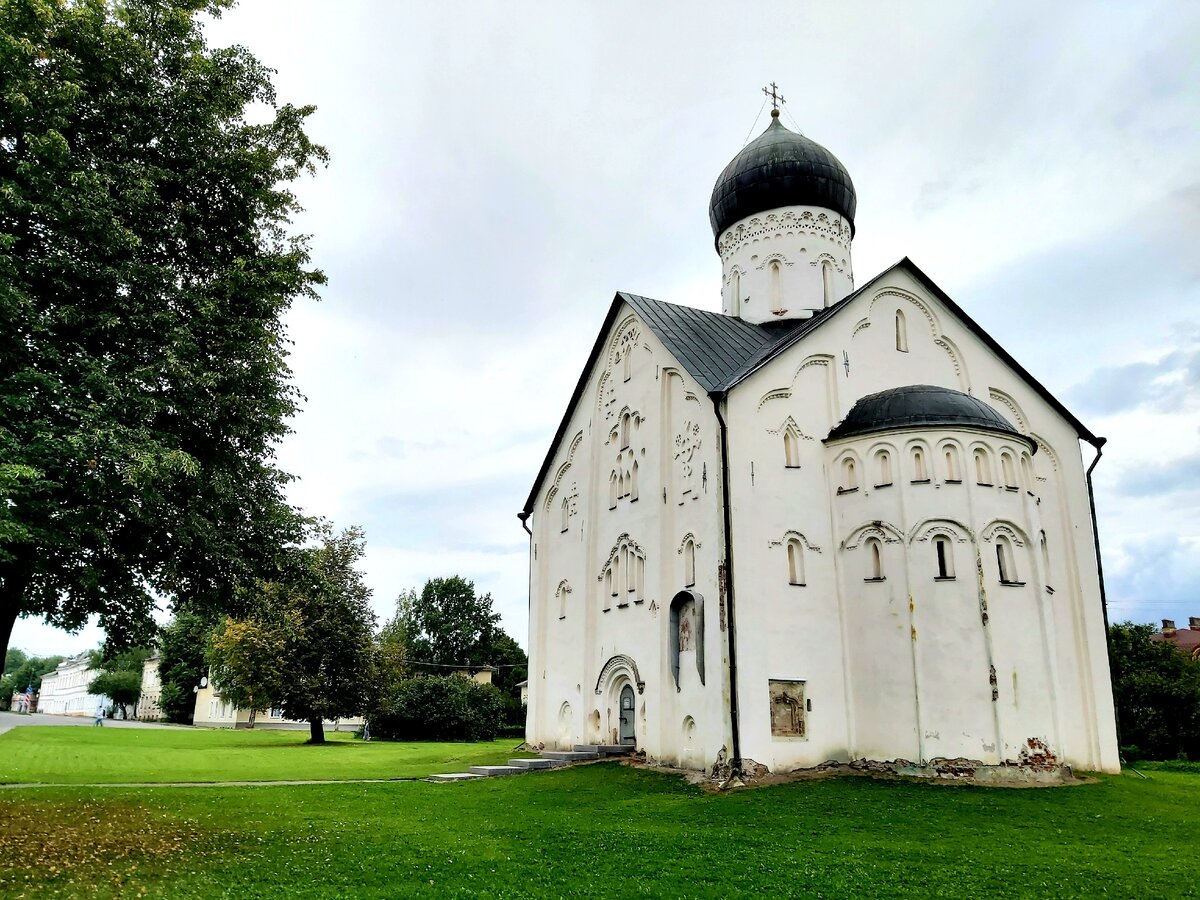 Белокаменная Церковь Великий Новгород