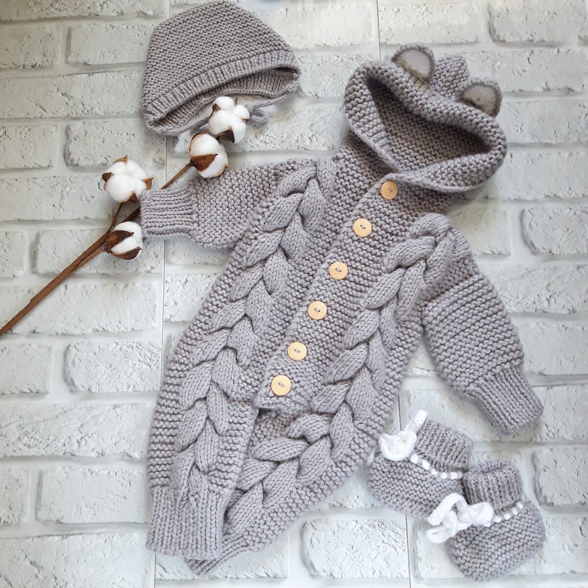 Вязаный комплект