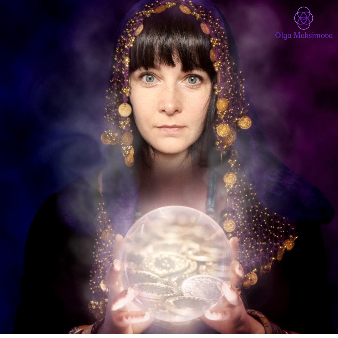 Примерила на себя образ ведьмы 