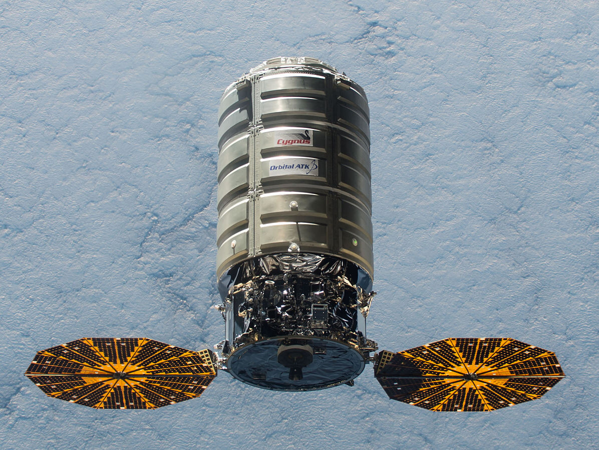 NASA
Cygnys — космический частный «грузовик» компании Orbital ATK
