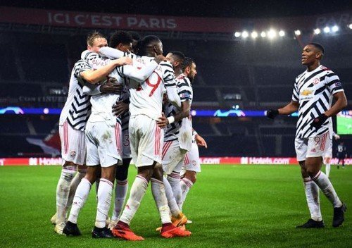 Футбол. Лига чемпионов. Группа "H", 1-й тур. 20 октября. Париж. Стадион "Парк-де-Пренс".
ПСЖ - МАНЧЕСТЕР ЮНАЙТЕД - 1:2 (0:1).
Голы: Фернандеш, 23 - с пенальти (0:1). Марсьяль, 55 - в свои ворота (1:1). Рэшфорд, 87 (1:2)
