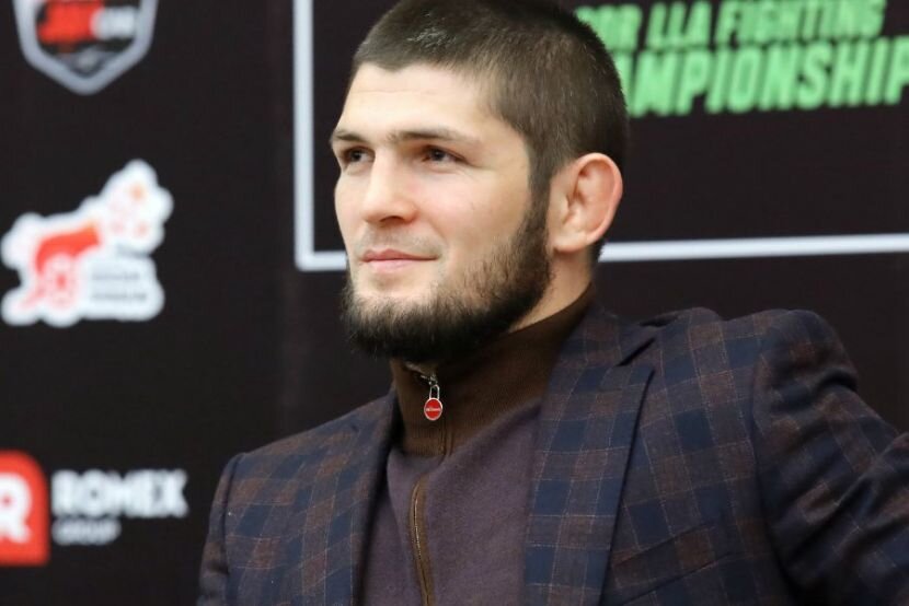 Хабиб Нурмагомедов на конференции.