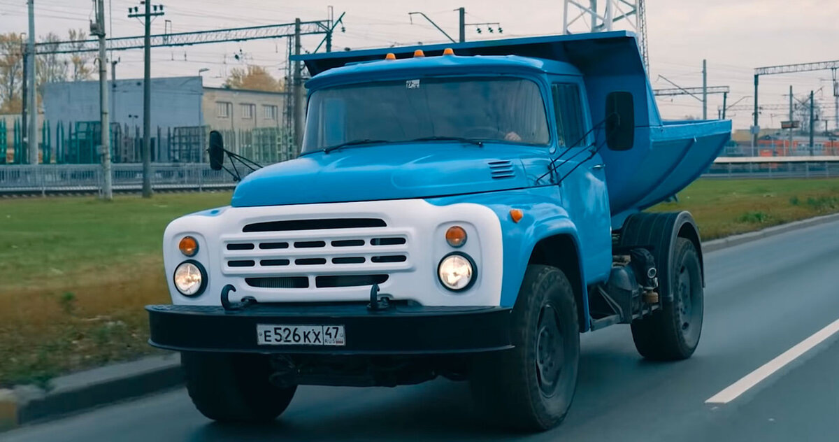 Клыки спереди всегда нравились
