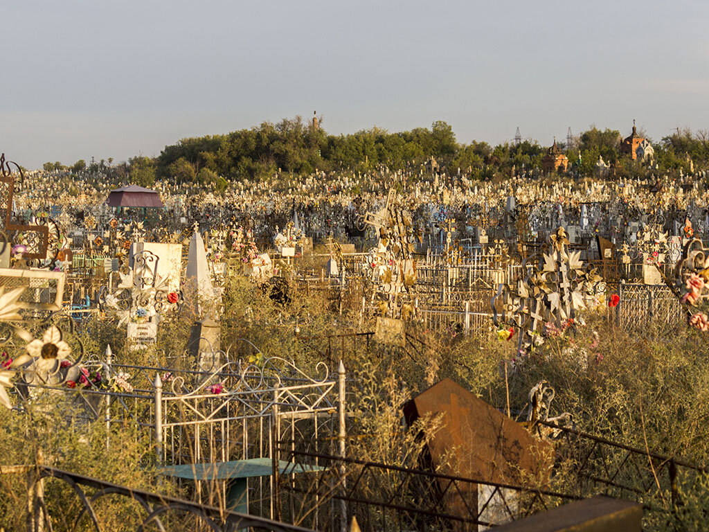 Астрахань. Старое кладбище