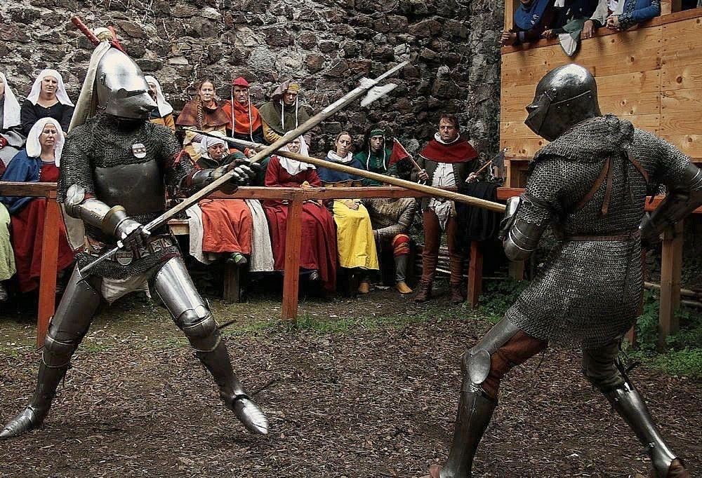 Битва наций доспехи. Исб исторический средневековый бой. Международный фестиваль средневекового боя «великий болгар». Бой рыцарей на мечах. Исб бой полуторник.