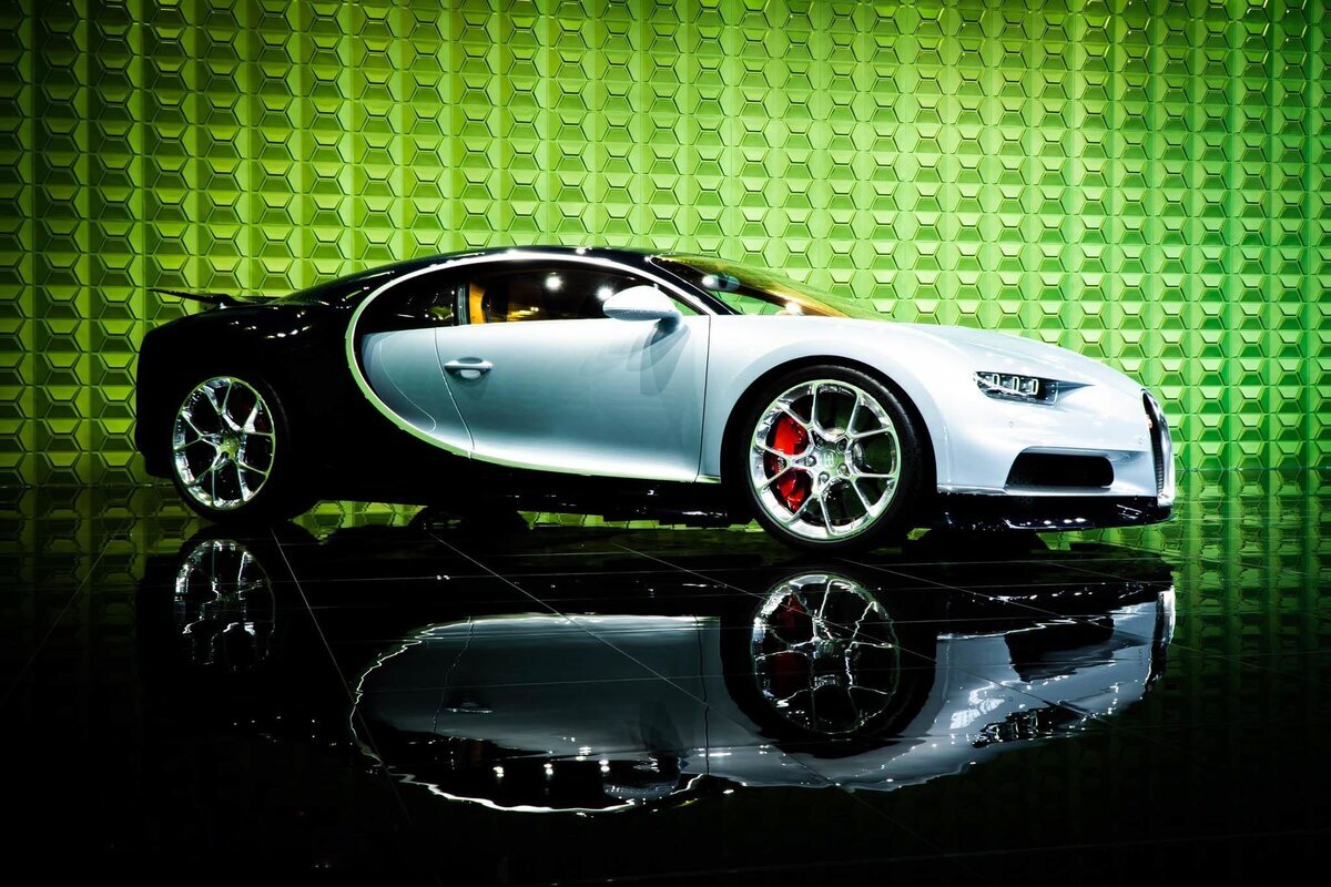 Bugatti Chiron (auto.ru)