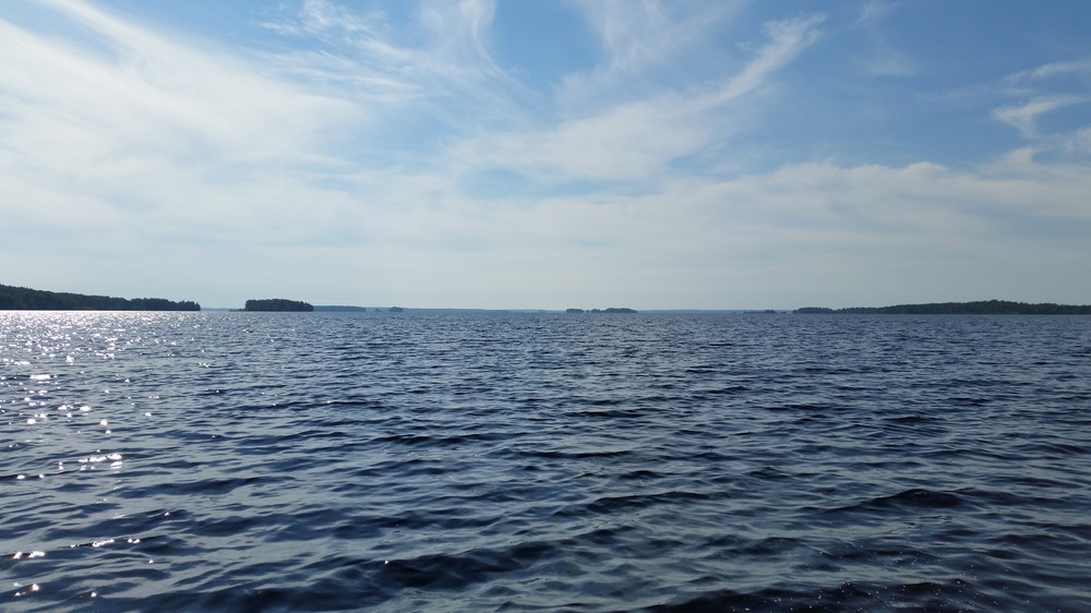 13 lakes. Озеро Сандал. Озеро Сандал тивдиевка. Рыбалка на полуострове Заонежье на Онежском озере. Озеро 13 монахов.
