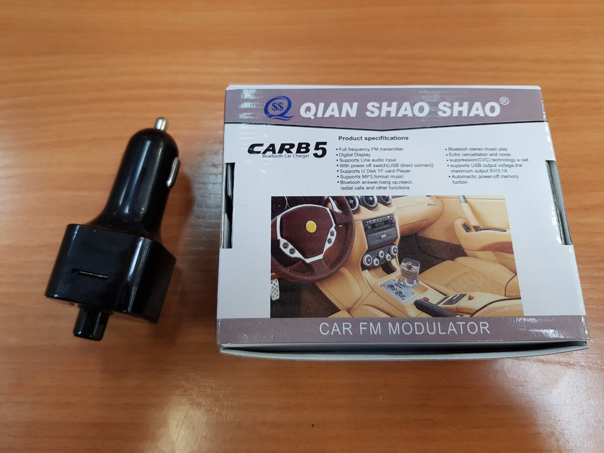 с другой стороны порт под microSD карту памяти