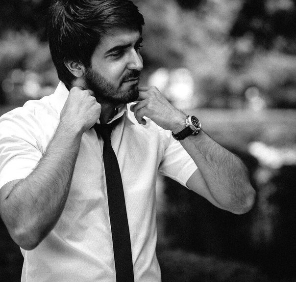 В 11-й июльский день 1990-го в Кизляре у бизнесмена Рамазана Яхьяева и его жены — домохозяйки Зумрият родился долгожданный сын, которого назвали Шамилем (по национальности даргинец). Пятью годами раньше в семье появился первенец — дочь Динара.