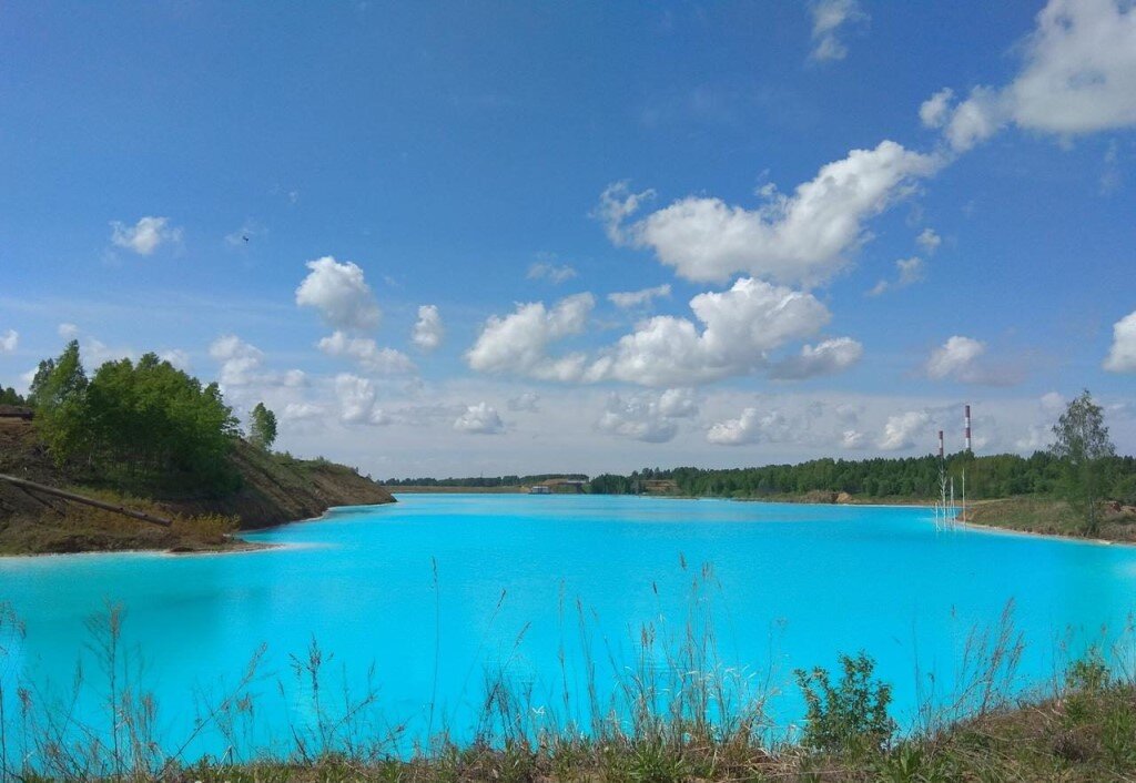 Озеро с бирюзовой водой