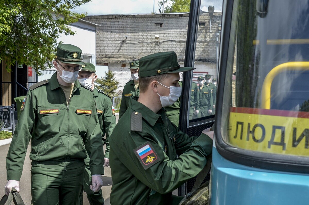 Призывники отправляются в войска. Фото Минобороны РФ
