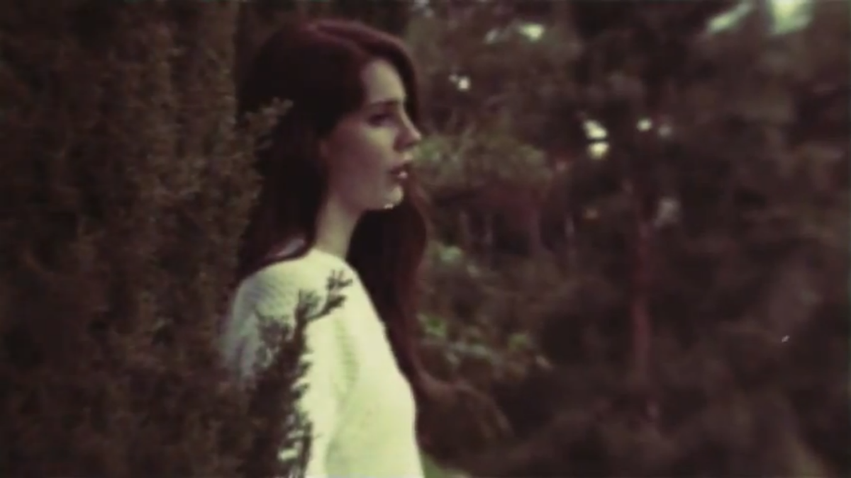 Lana del Rey Summertime Sadness обложка.