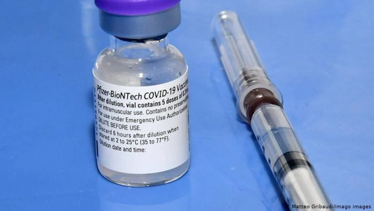 Вакцина от марека. Covid 19 вакцина Пфайзер. Вакцина Pfizer/BIONTECH против Covid-19. Вакцины воз Файзер. Pfizer вакцина.