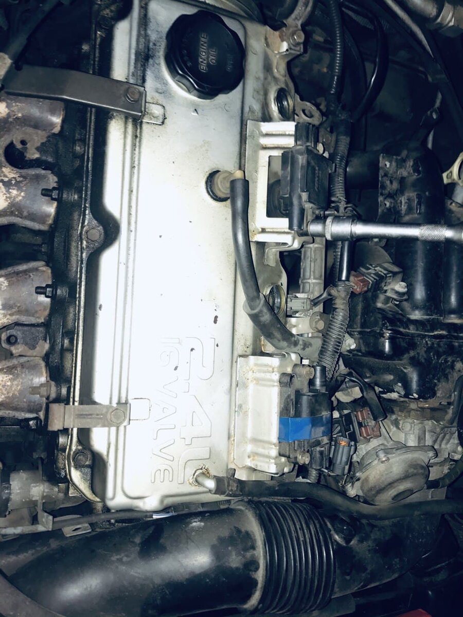 На фото видно что катушки зажигания уже делались, кастомно.