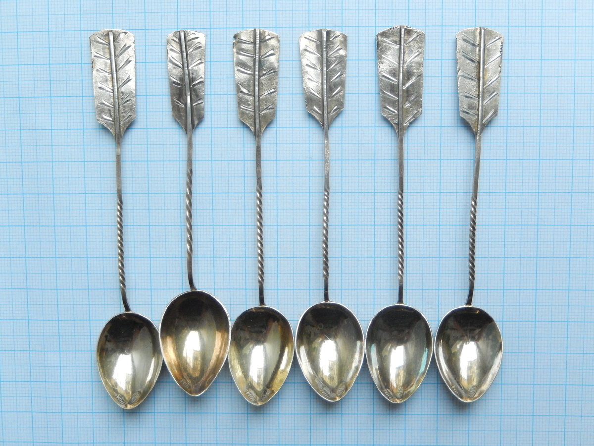 Листайте вправо