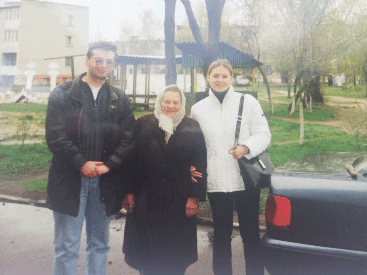 С братом и бабушкой в Наровле