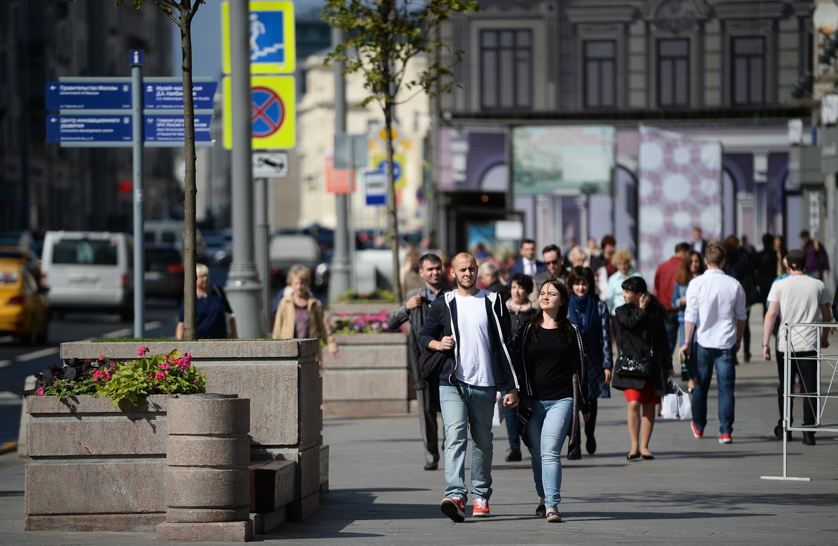 Пл улице. Люди на улице. Люди на улице города. Люди в городе. Люди на улицах Москвы